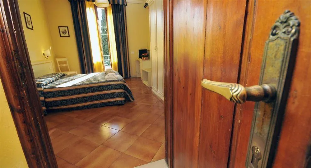 Hotel Azzi Florenz 3*,  Italien