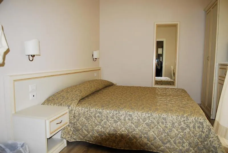 ***  פירנצה Hotel Azzi איטליה