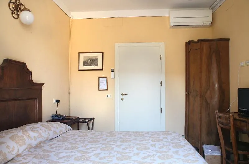 Hotel Azzi Florenz 3*,  Italien