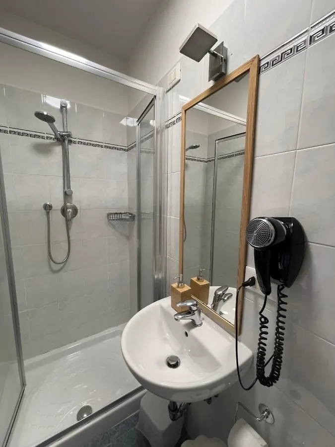 Hotel Azzi Florence 3*,