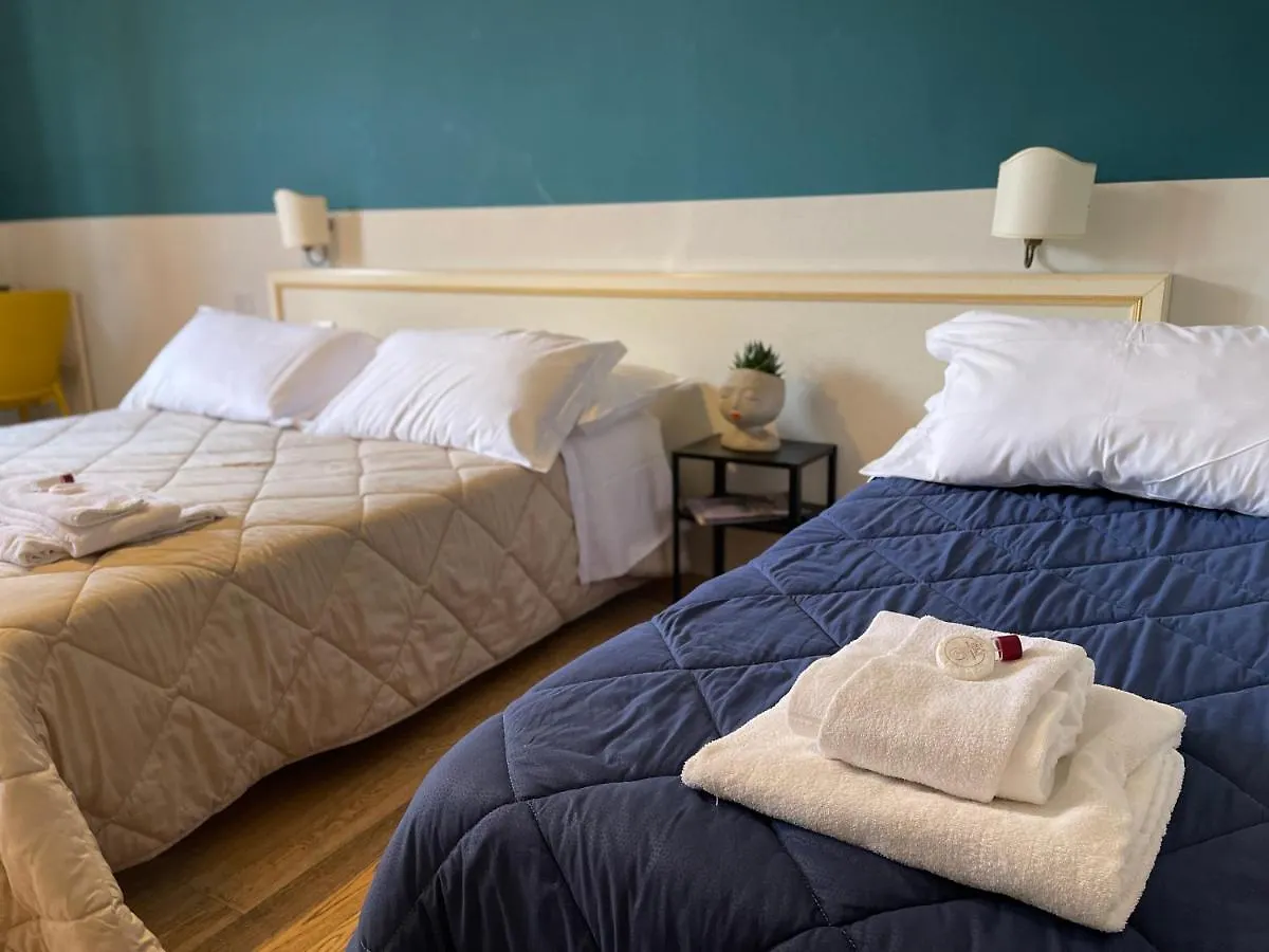 Hotel Azzi Florence 3*,  Italy